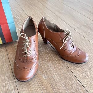Brown Vintage Lace Oxford Heels
